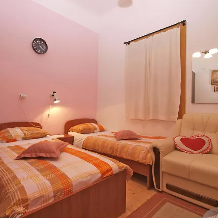 Room Dragica 1646 2*
